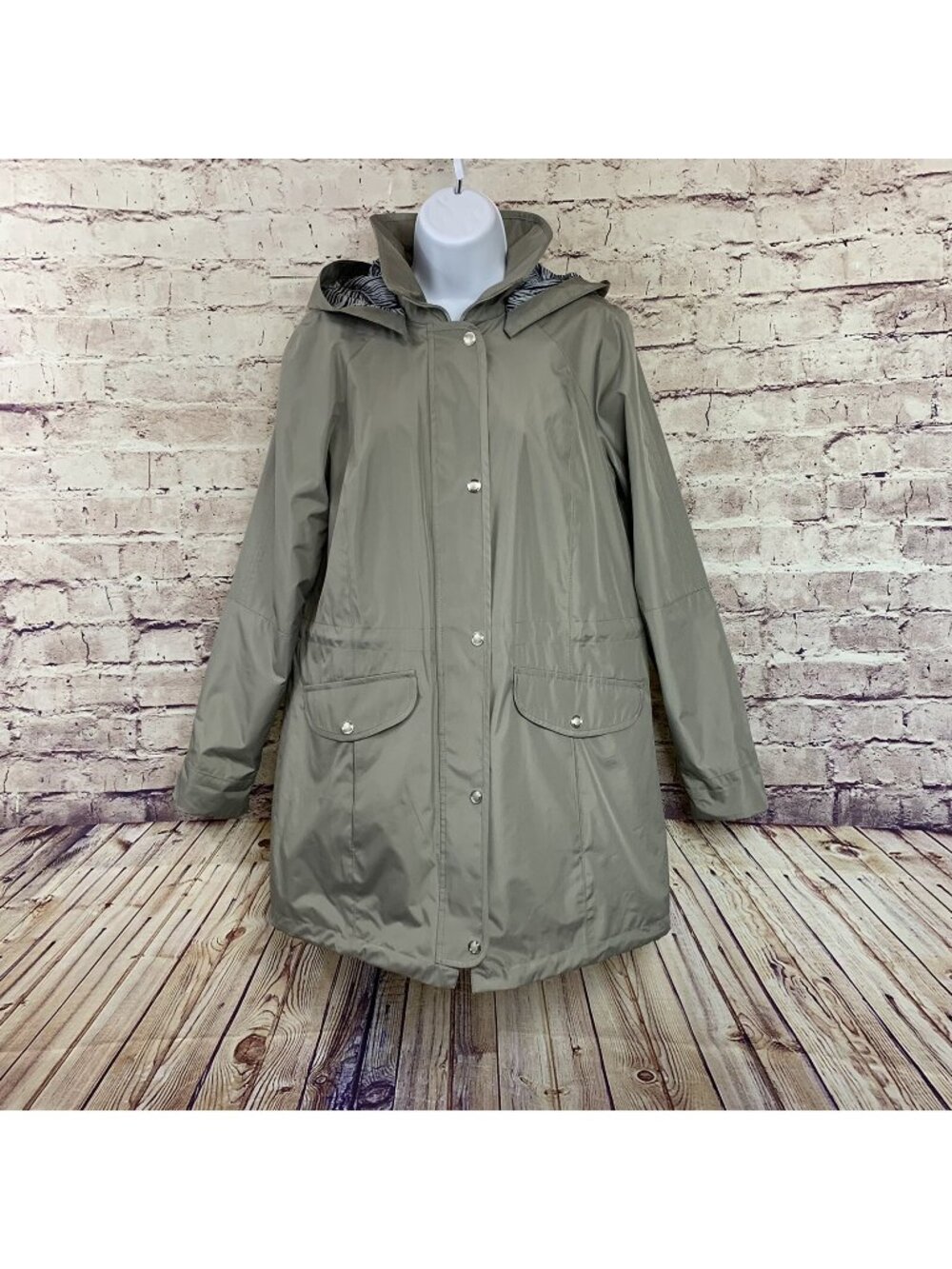 Fleet Street Light Green Hooded Zipper Snap Rain Jacket